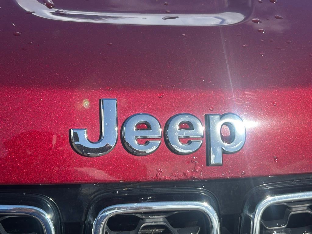 Used 2017 Jeep Grand Cherokee Limited image 19