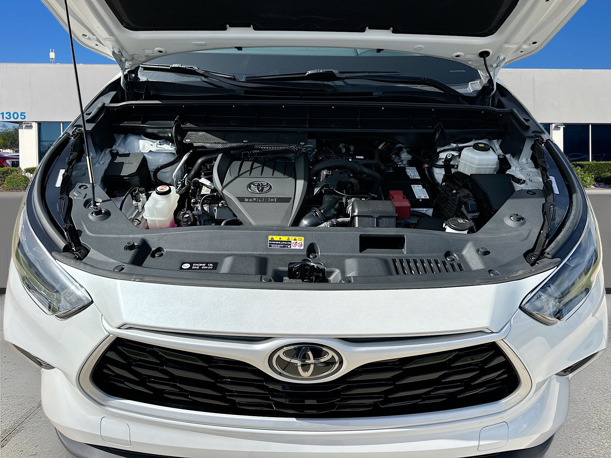 Used 2024 Toyota Highlander XLE FWD image 31
