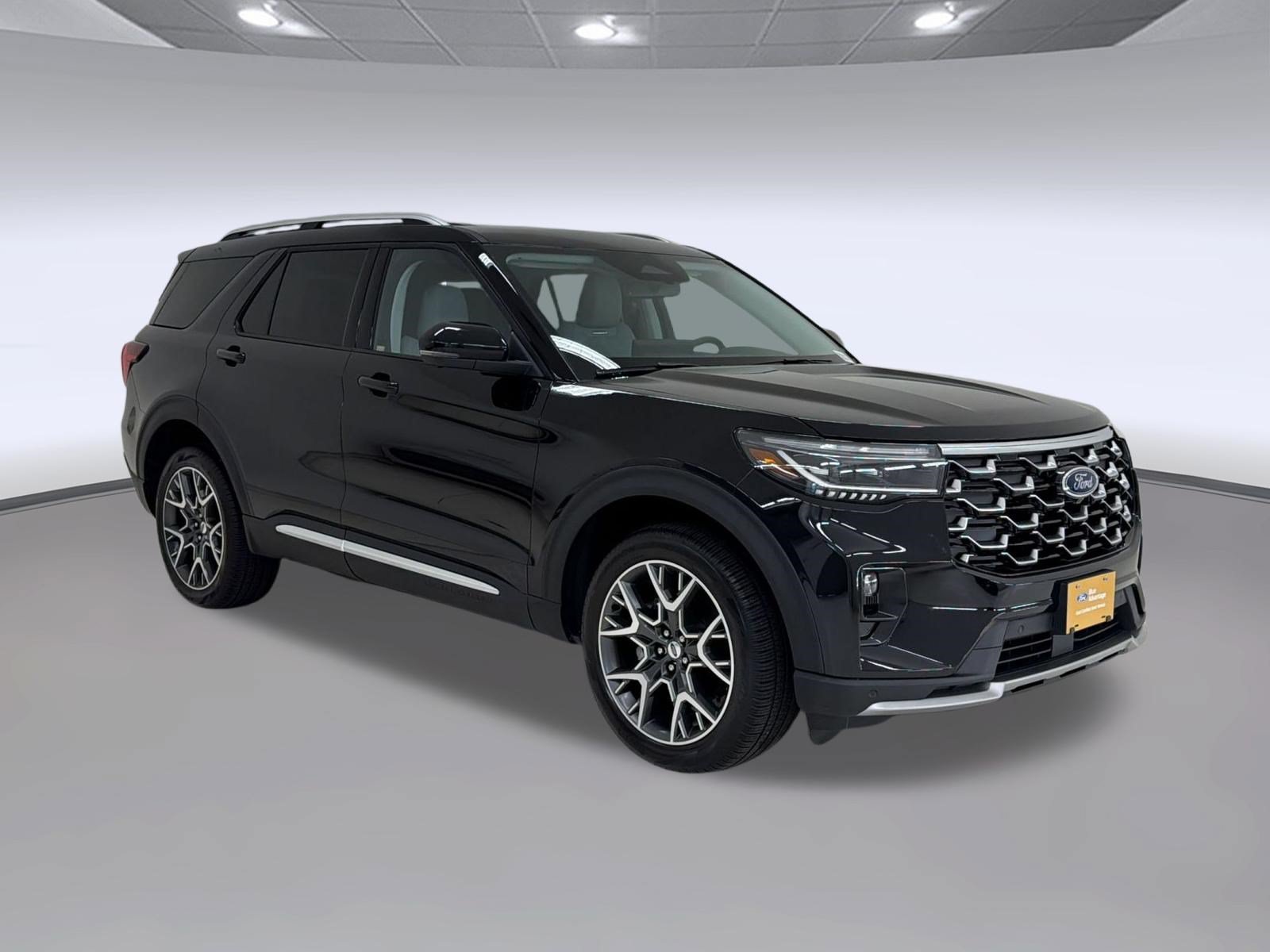 Certified 2025 Ford Explorer Platinum w/ Ultimate Package AWD/4WD image 7
