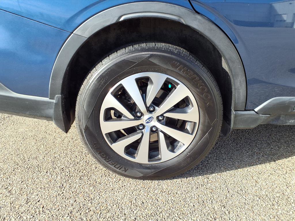 Used 2020 Subaru Outback Premium image 7
