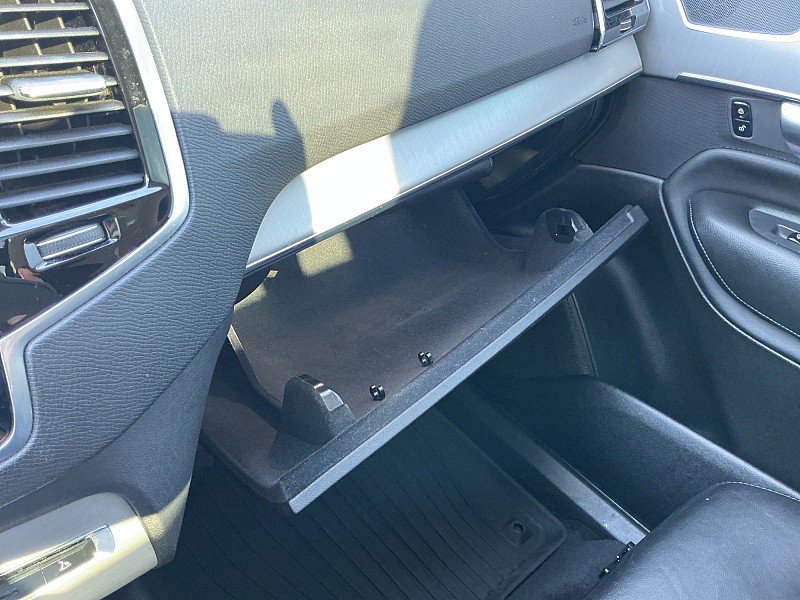 Used 2021 Volvo XC90 T5 Momentum w/ Advanced Package image 19