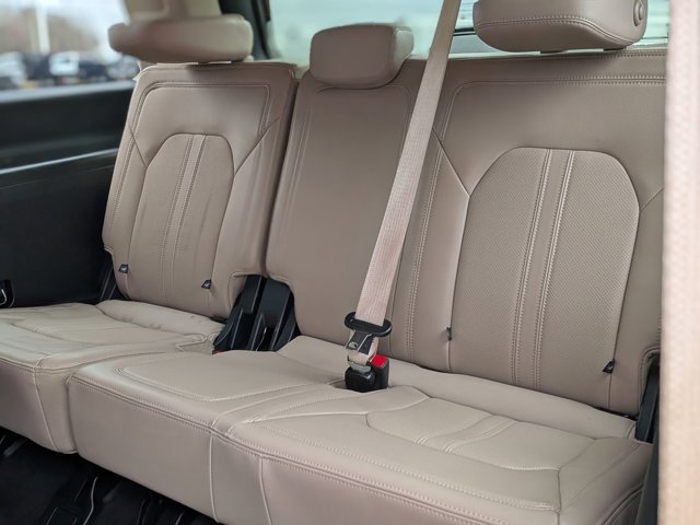 Certified 2023 Ford Expedition Limited image 31