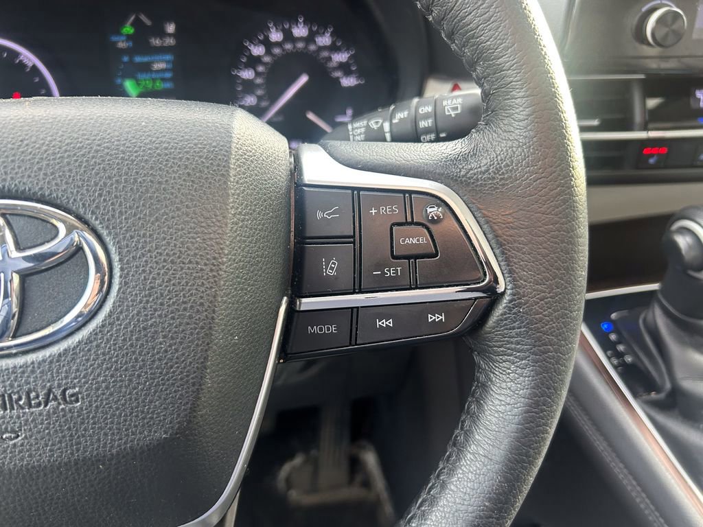 Used 2021 Toyota Sienna XLE image 29