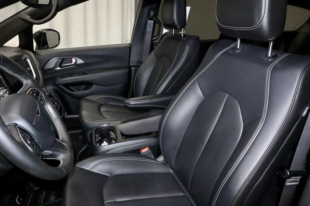 Used 2025 Chrysler Pacifica Select FWD image 25