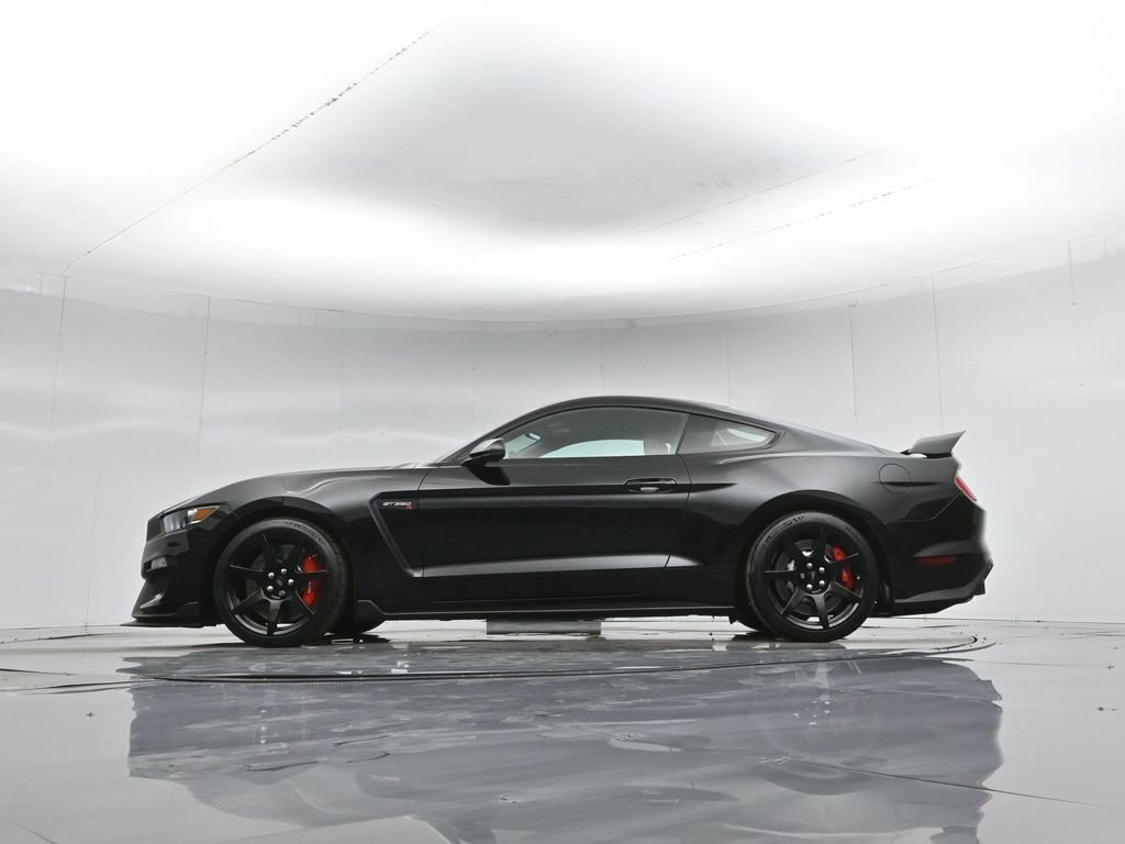 Certified 2017 Ford Mustang Shelby GT350R w/ GT350R Equipment Group 920A image 27