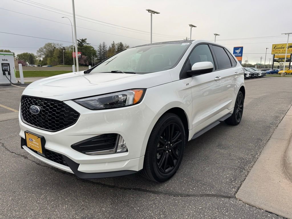 Certified 2024 Ford Edge ST-Line w/ Class II Trailer Tow Package AWD/4WD image 28