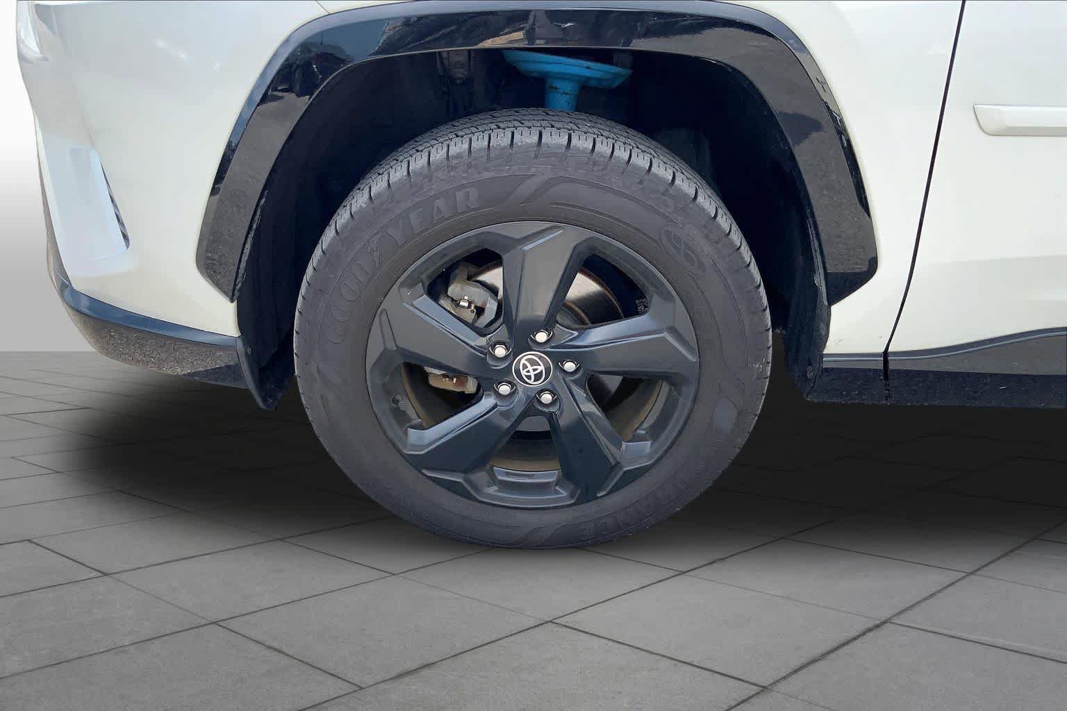 Used 2021 Toyota RAV4 XSE AWD/4WD image 11