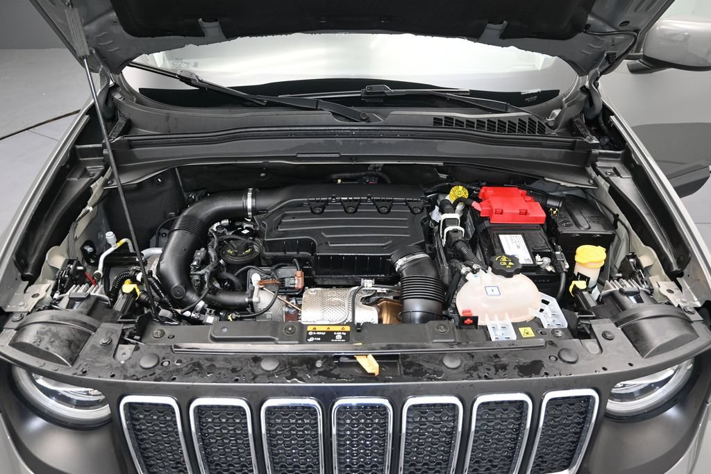 Used 2021 Jeep Renegade Latitude w/ Luxury Group I AWD/4WD image 12