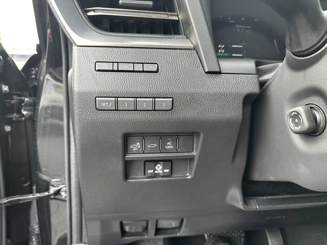 Used 2024 Lexus GX 550 w/ Accessory Package (Z1) AWD/4WD image 29