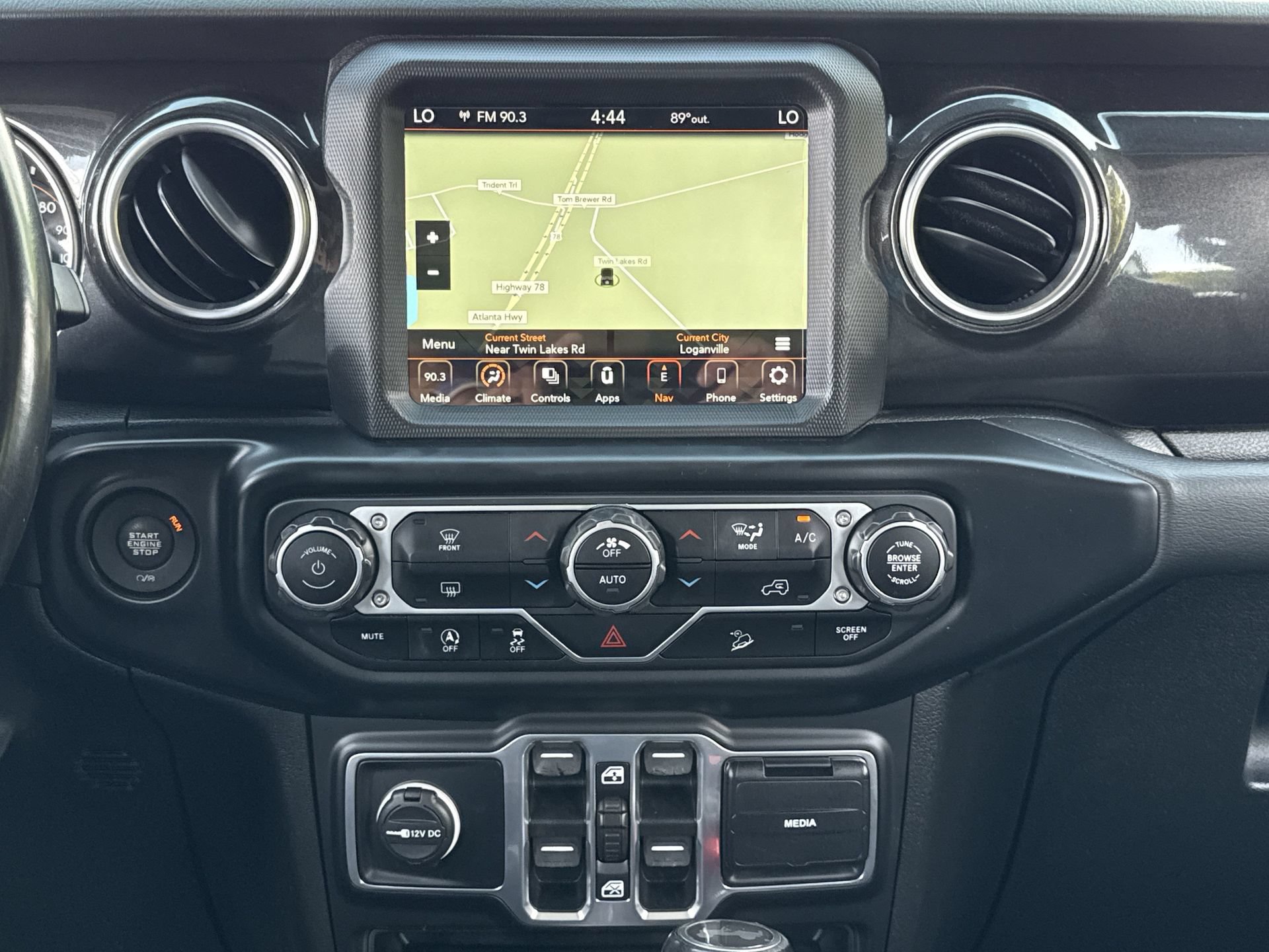 Used 2020 Jeep Wrangler Unlimited Sahara AWD/4WD image 4