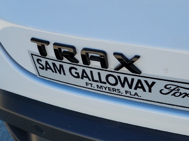 Used 2026 Chevrolet Trax RS w/ Sunroof Package FWD image 9
