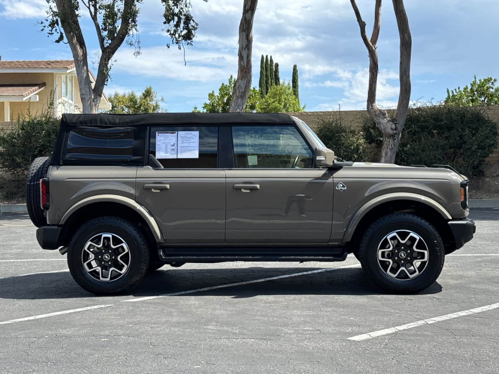 Certified 2025 Ford Bronco Outer Banks AWD/4WD image 8