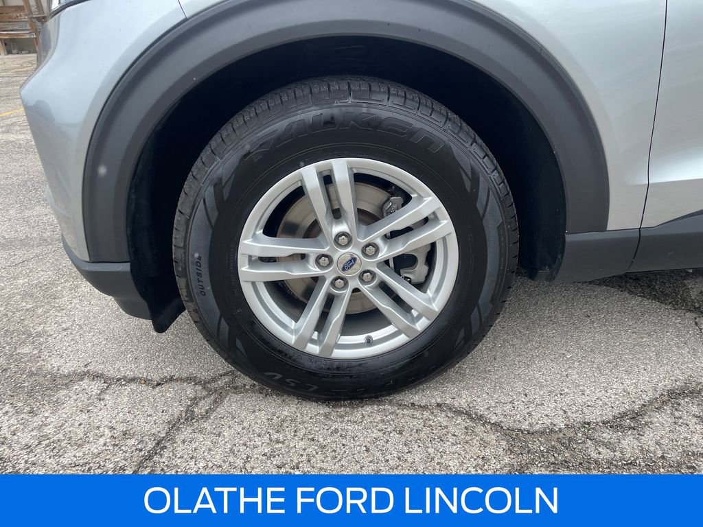 Certified 2020 Ford Explorer XLT w/ Equipment Group 202A AWD/4WD image 26
