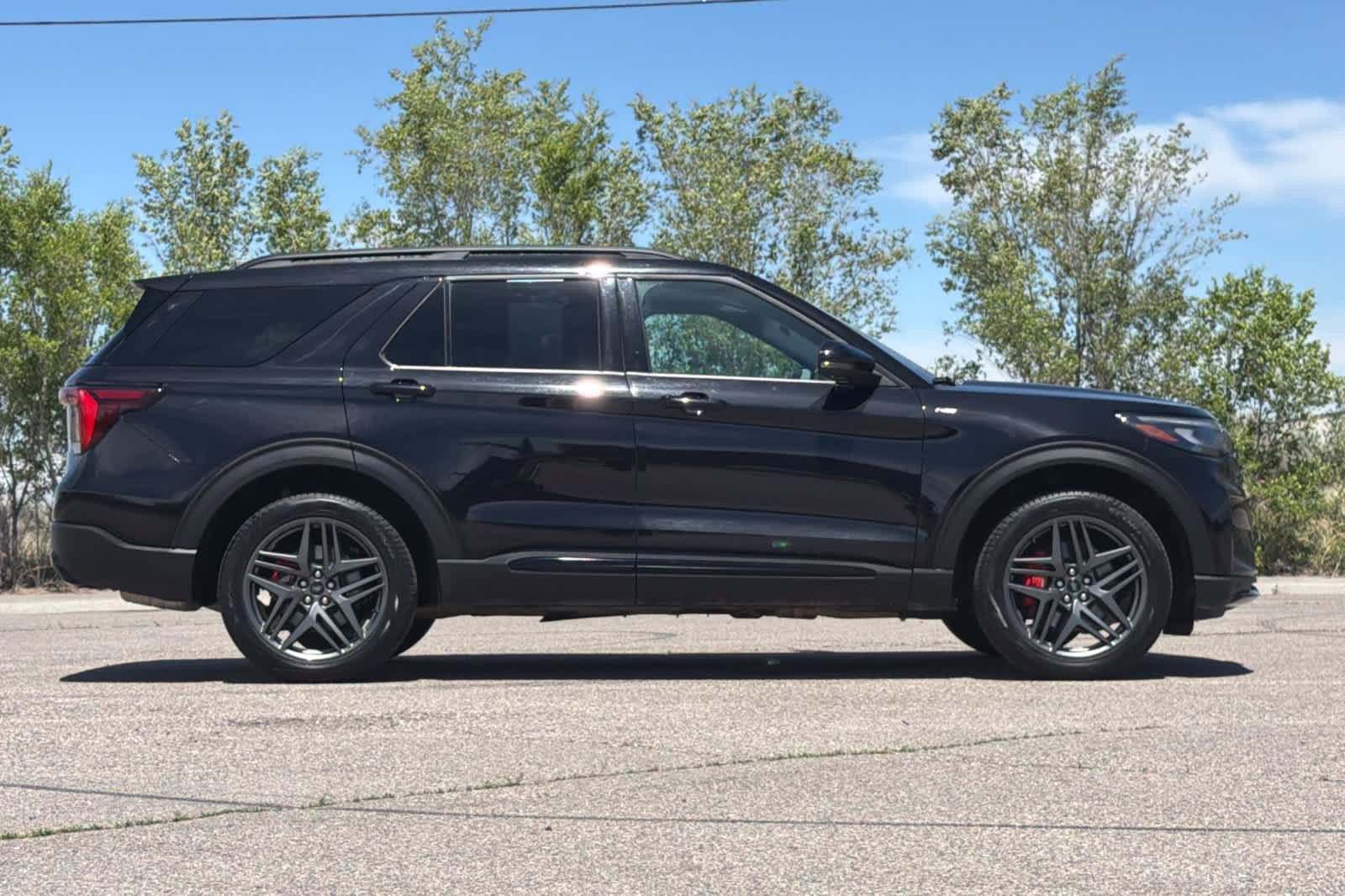 Certified 2025 Ford Explorer ST-Line w/ ST-Line Street Pack AWD/4WD image 8