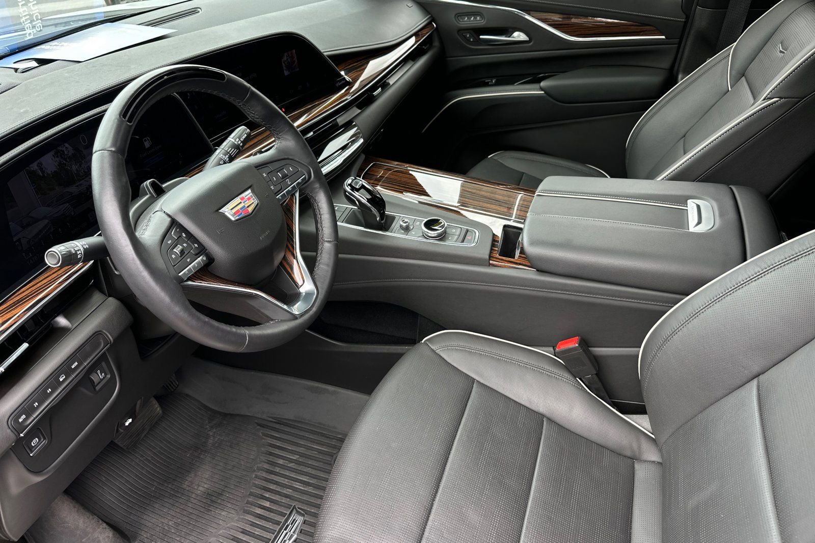 Used 2023 Cadillac Escalade Premium Luxury AWD/4WD image 9