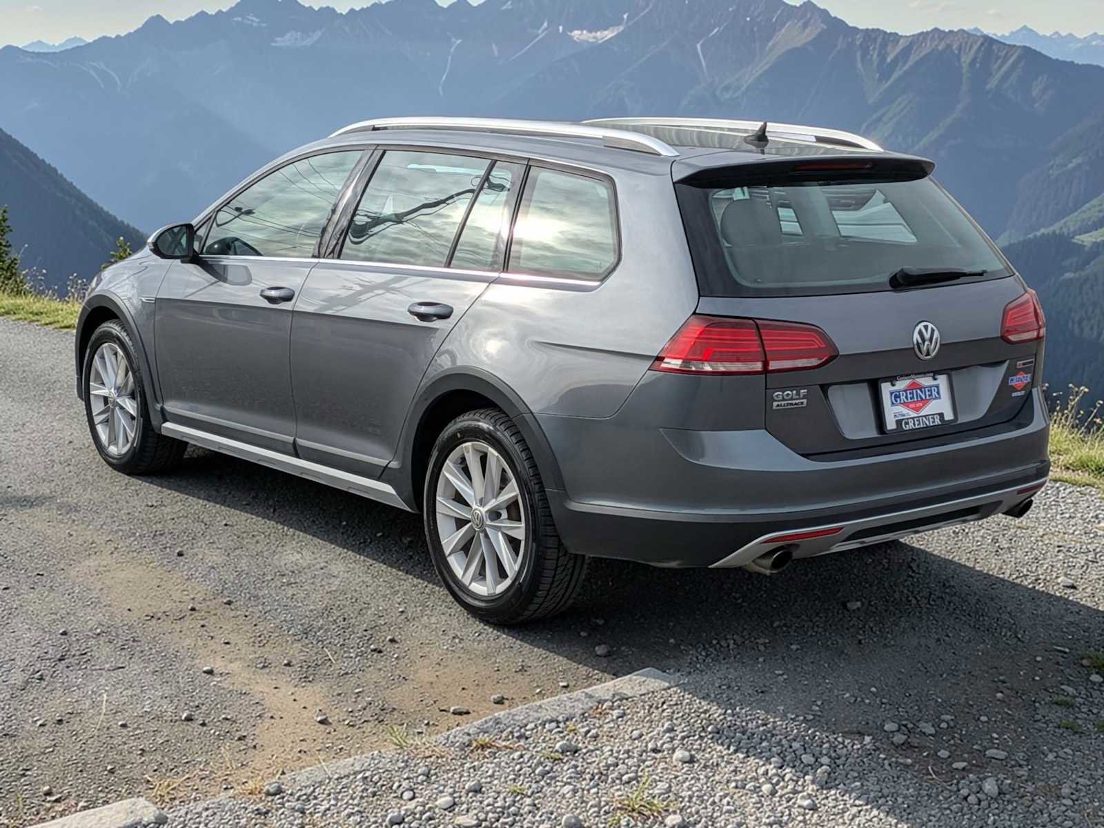 Used 2019 Volkswagen Golf Alltrack S image 5