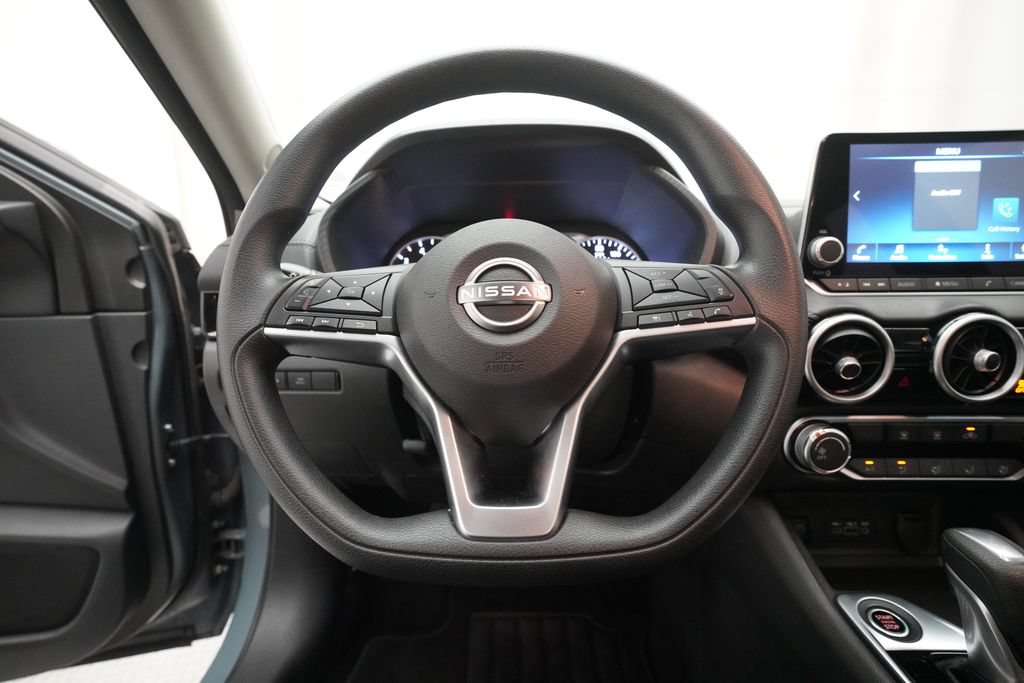Used 2025 Nissan Sentra SV FWD image 4