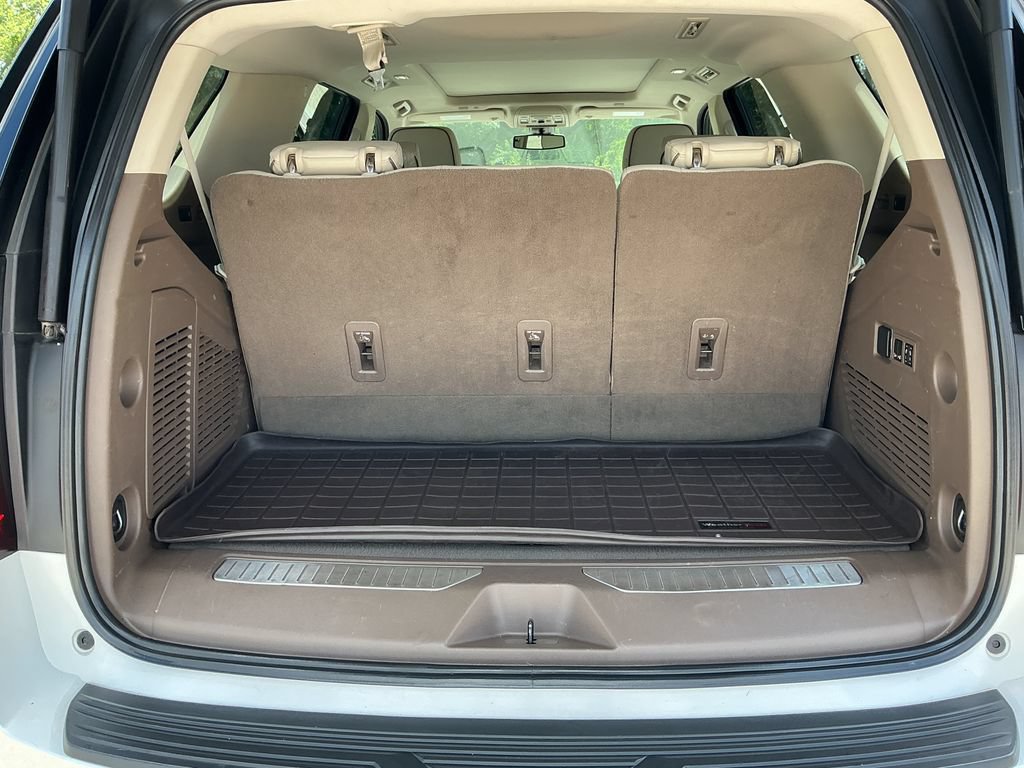 Used 2021 GMC Yukon Denali w/ LPO, Illumination Package AWD/4WD image 11