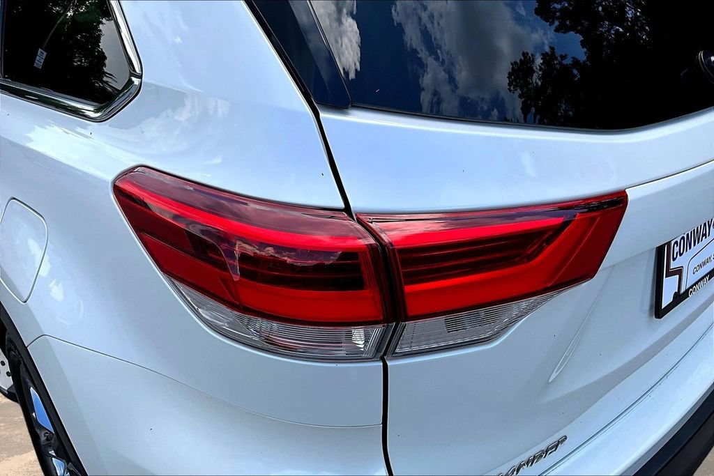 Used 2019 Toyota Highlander Limited Platinum AWD/4WD image 25