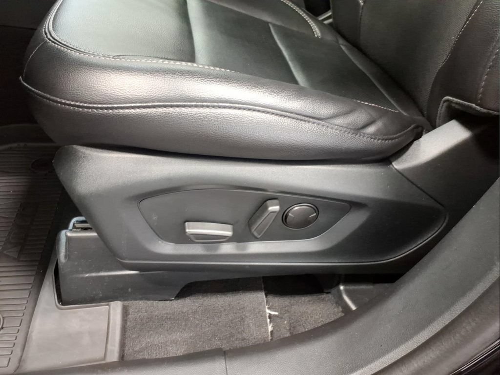 Certified 2022 Ford Explorer Limited w/ Limited Technology Package AWD/4WD image 9