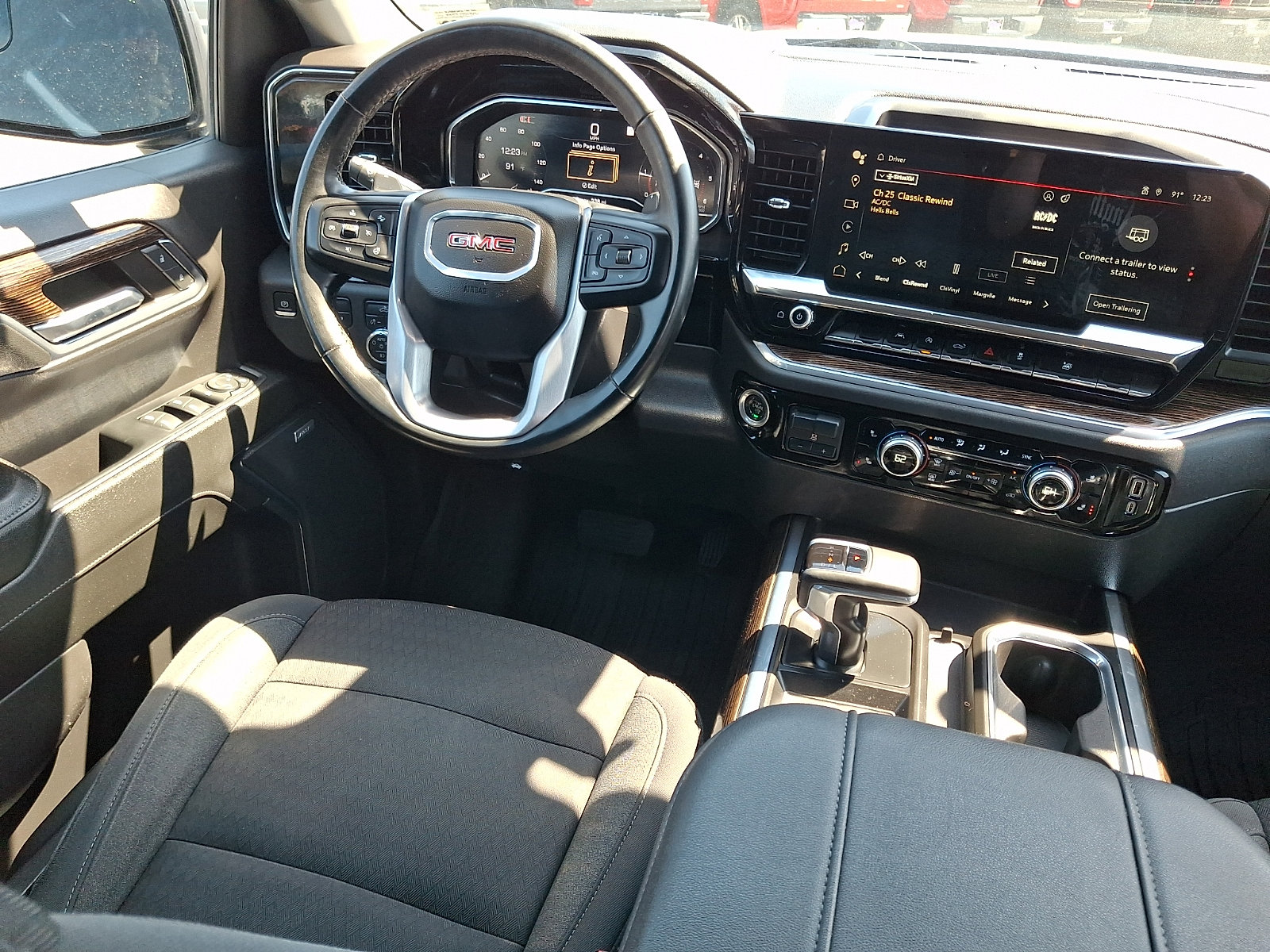 Used 2024 GMC Sierra 1500 Elevation w/ Preferred Package AWD/4WD image 14