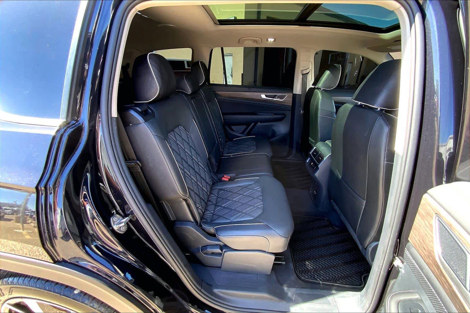 Used 2025 Volkswagen Atlas SEL Premium R-Line AWD/4WD image 19