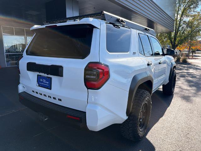 Used 2025 Toyota 4Runner SR5 AWD/4WD image 10