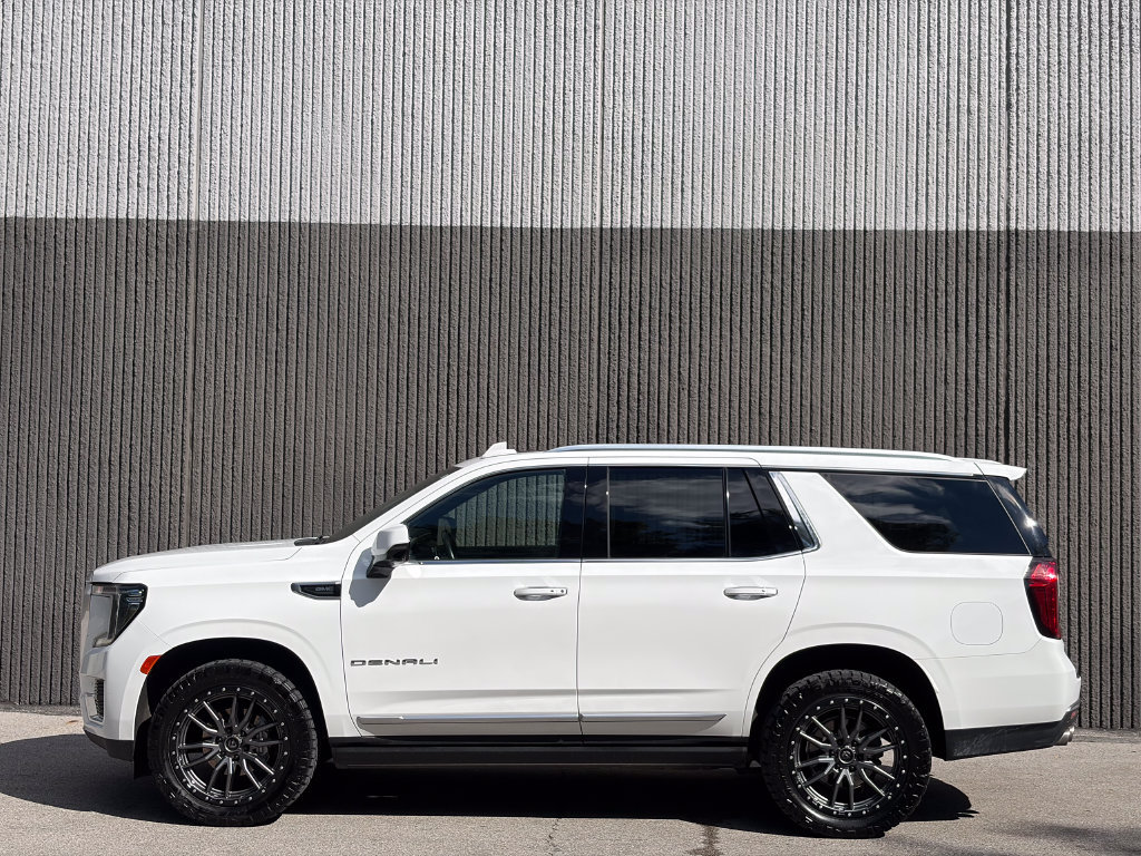 Used 2021 GMC Yukon Denali w/ Denali Premium Package AWD/4WD image 4