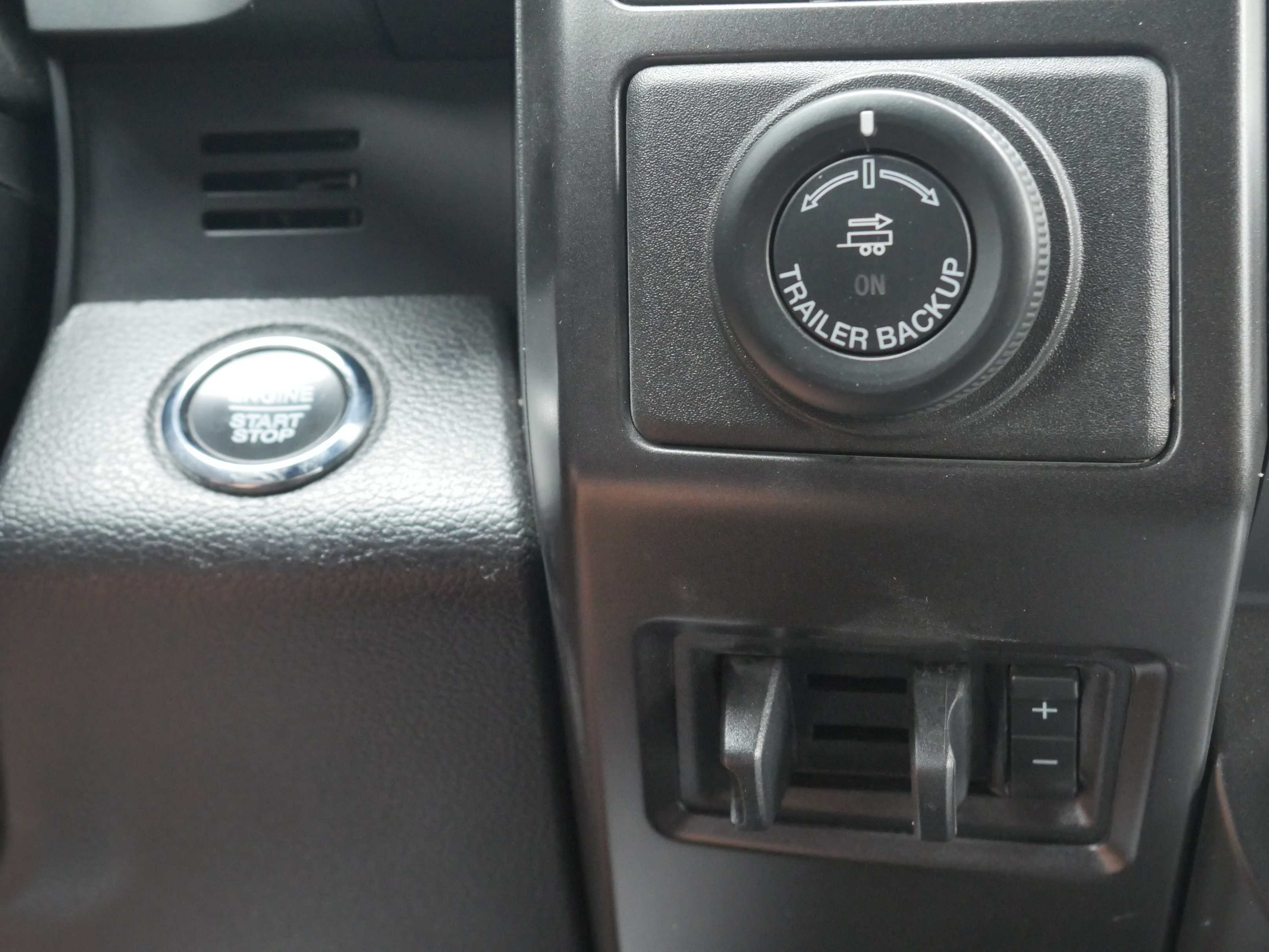 Certified 2021 Ford Expedition Limited AWD/4WD image 9