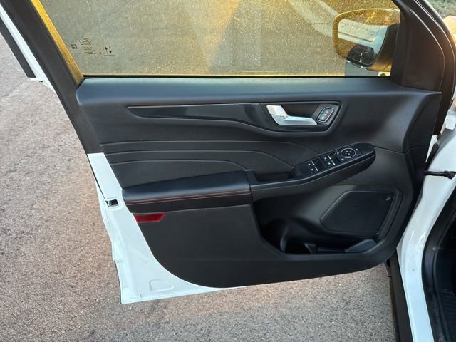 Certified 2025 Ford Escape ST-Line w/ Tech Pack #1 image 8