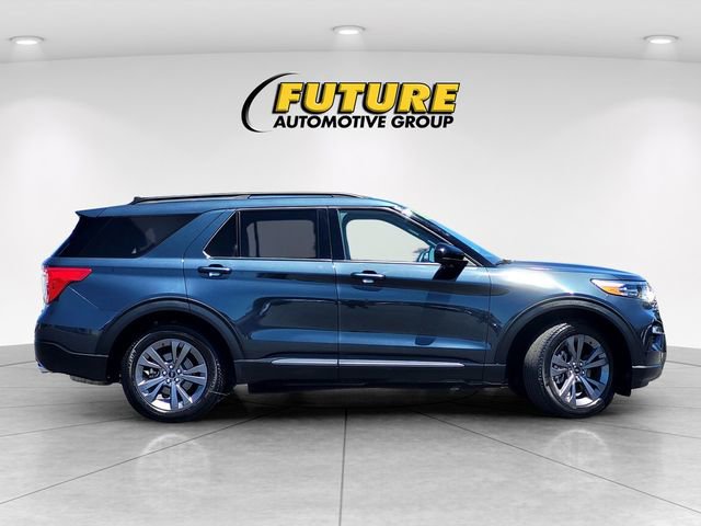 Certified 2023 Ford Explorer XLT w/ Equipment Group 202A AWD/4WD image 3