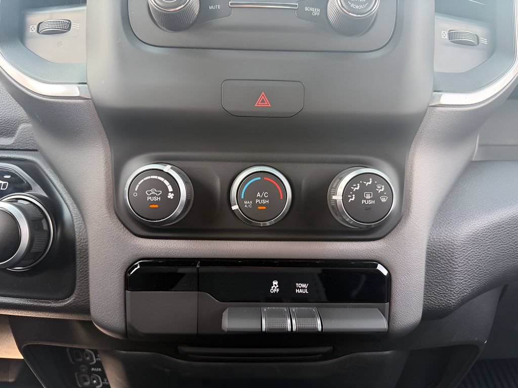 Used 2022 RAM 1500 Big Horn AWD/4WD image 19