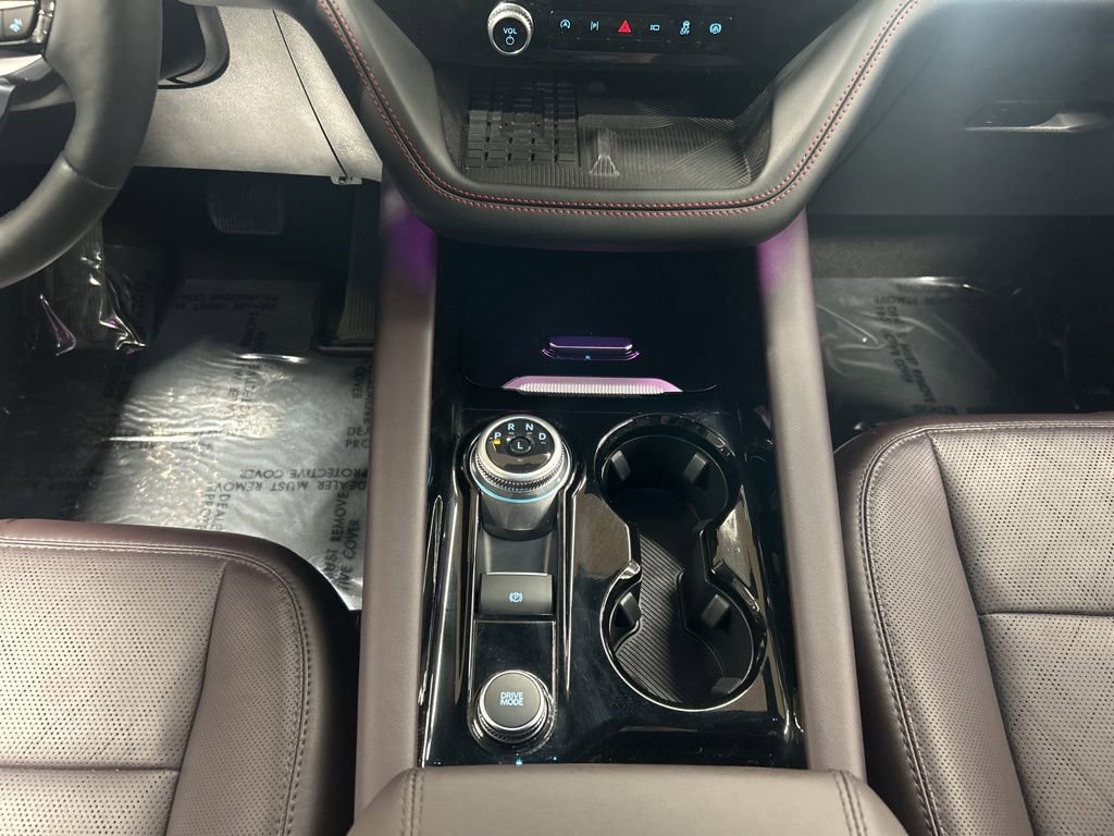 Certified 2025 Ford Explorer Platinum image 17