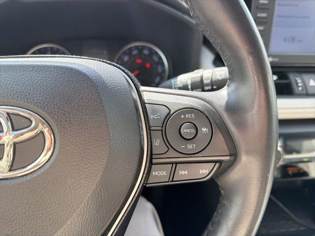 Used 2020 Toyota RAV4 XLE Premium FWD image 22