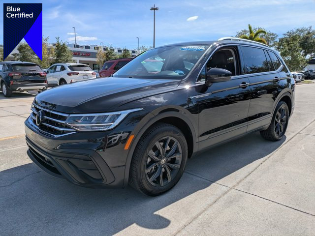 Used 2024 Volkswagen Tiguan SE w/ Panoramic Sunroof Package