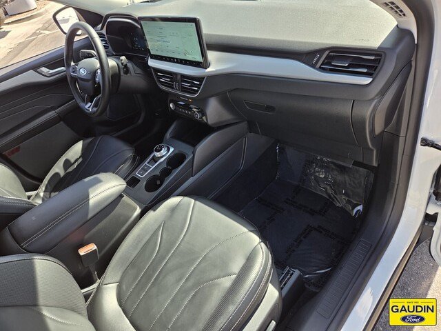 Certified 2025 Ford Escape SE w/ PHEV Premium Package FWD image 17
