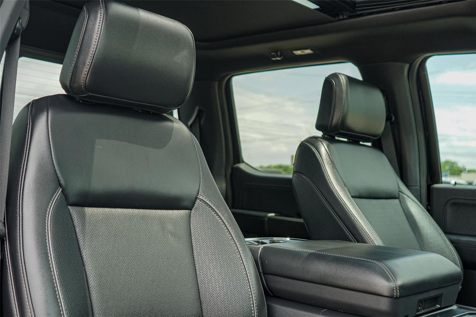 Certified 2024 Ford F150 Lariat w/ FX4 Off-Road Package image 31