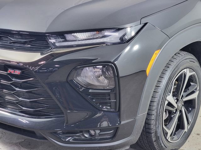Used 2023 Chevrolet TrailBlazer RS w/ Sun and Liftgate Package FWD image 9