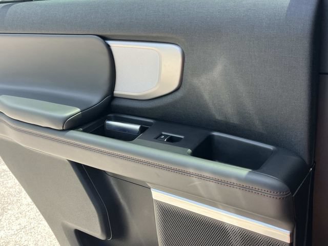 Certified 2025 Ford Expedition Active AWD/4WD image 23