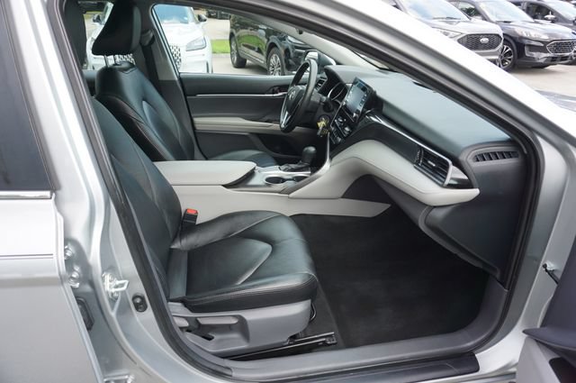 Used 2021 Toyota Camry LE FWD image 3