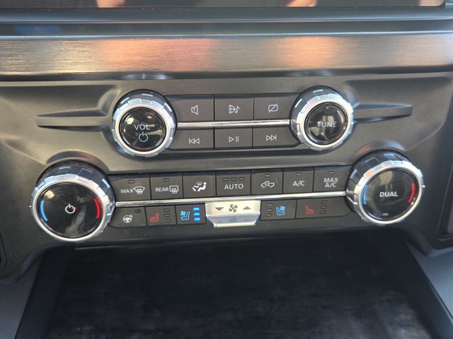 Certified 2024 Ford F350 Lariat w/ Lariat Ultimate Package AWD/4WD image 16