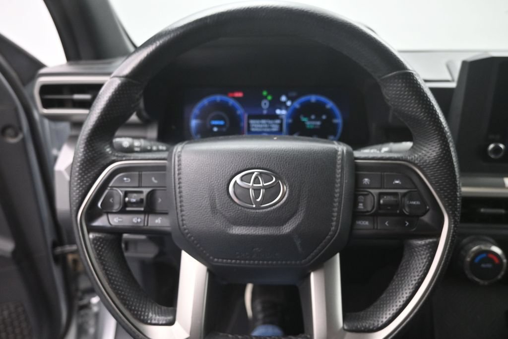 Used 2024 Toyota Tacoma TRD Off-Road AWD/4WD image 4