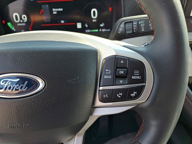 Certified 2025 Ford Explorer Active AWD/4WD image 23