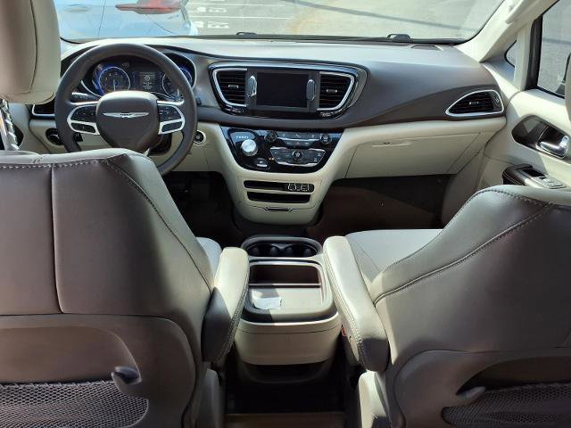 Used 2021 Chrysler Voyager Lxi image 17