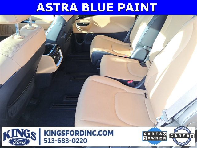 Used 2024 Kia Carnival EX image 25