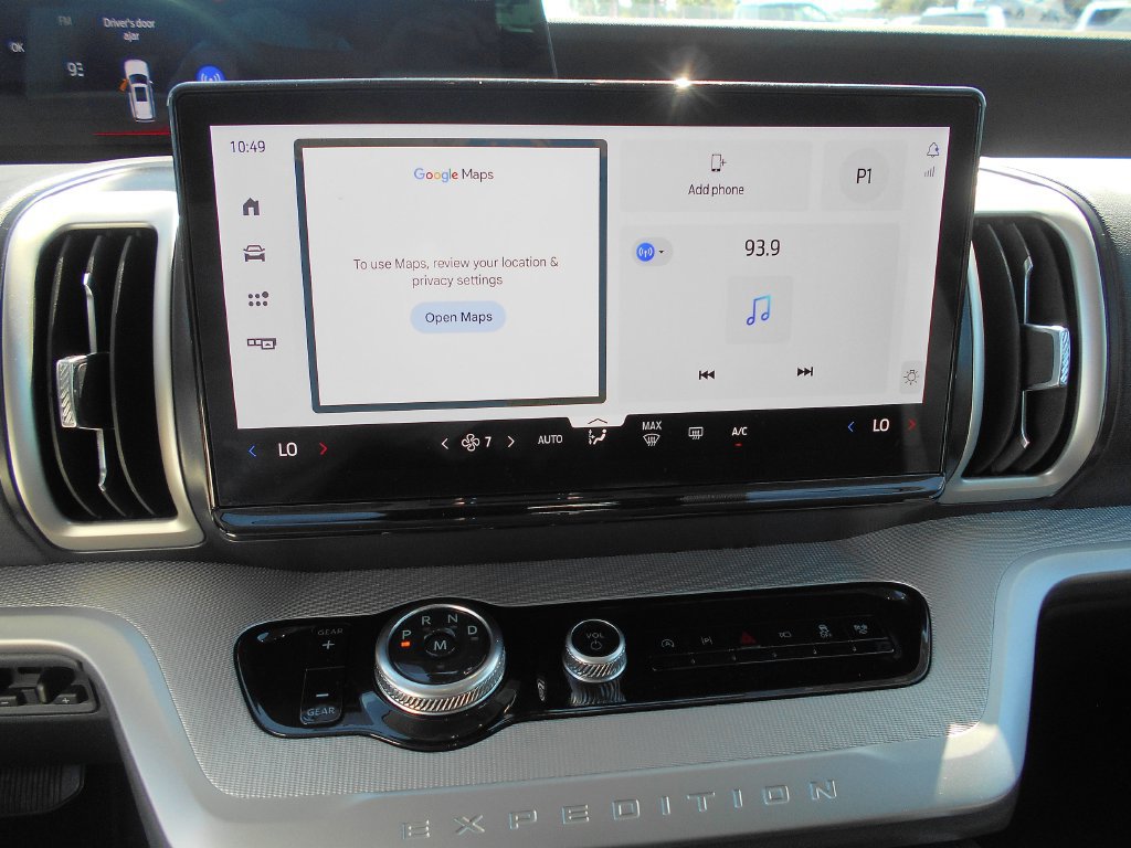 Certified 2025 Ford Expedition Active RWD image 3