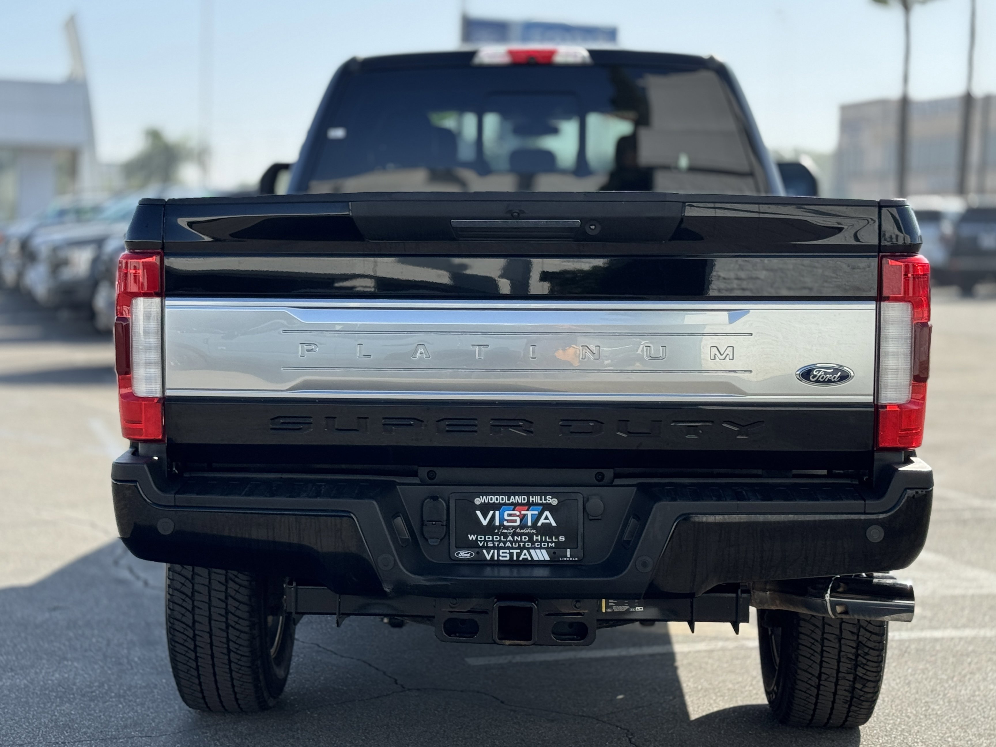 Certified 2018 Ford F350 Platinum w/ Platinum Ultimate Package image 4