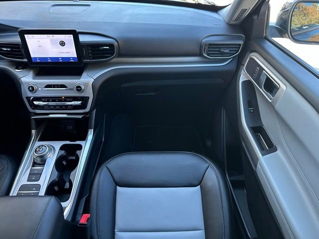 Certified 2022 Ford Explorer XLT w/ Equipment Group 202A image 12
