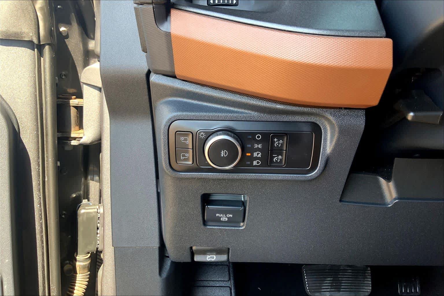 Certified 2024 Ford Bronco Outer Banks AWD/4WD image 36