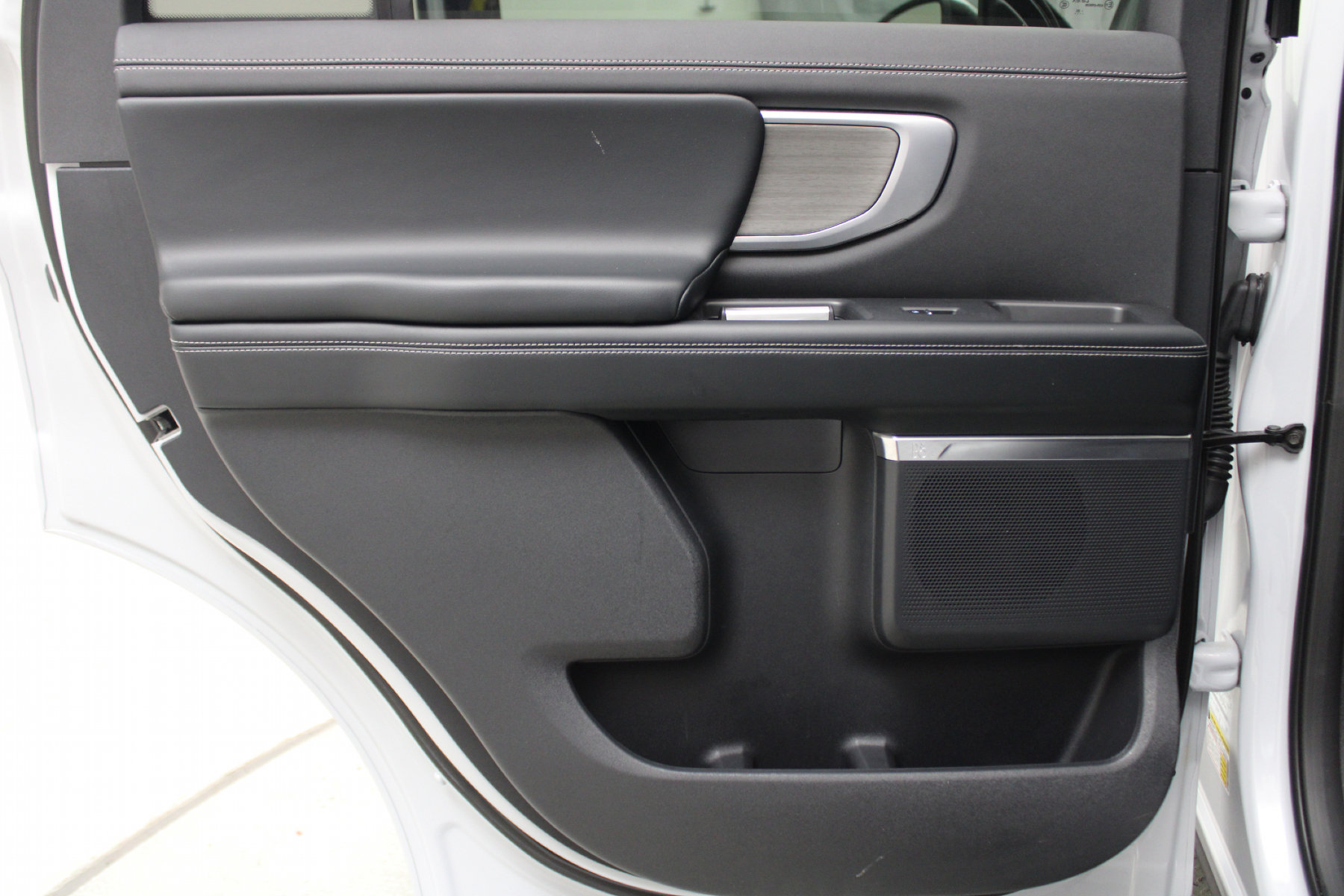 Certified 2025 Ford Expedition Platinum AWD/4WD image 15